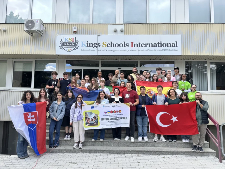 News / Youth in a Connected World: Erasmus+ at Kings - foto