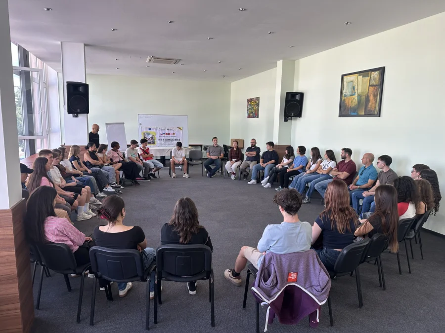 News / Youth in a Connected World: Erasmus+ at Kings - foto